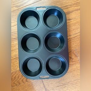 NWOT muffin tray